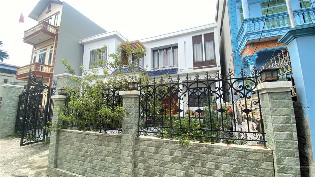 Nhà sân vườn đẳng cấp, cơ hội hiếm tại phù trì, quang minh, full nội thất, ô tô vào nhà
