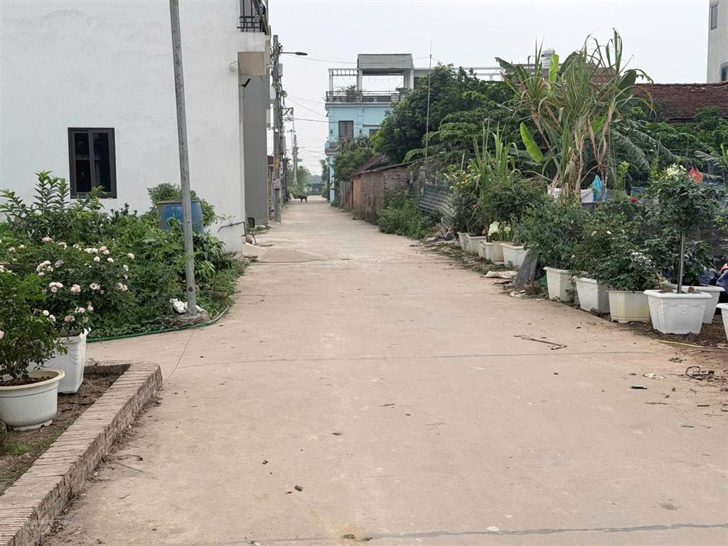 Bán lô đất đẹp cực hiếm tại tổ 10 quang minh, mặt tiền rộng gần kcn quang minh, ô tô vào đất