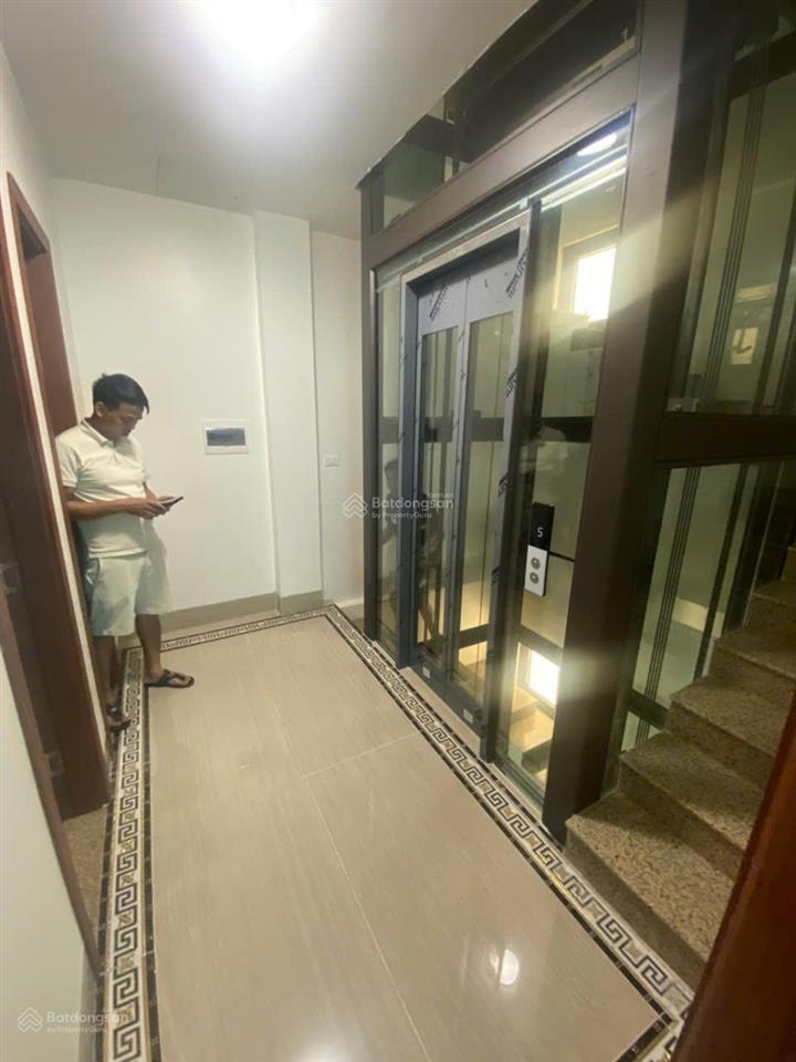 Cc thuê nhà 6 tầng có thang máy ngõ 88 phố trần quý cáp, văn miếu vị trí trung tâm