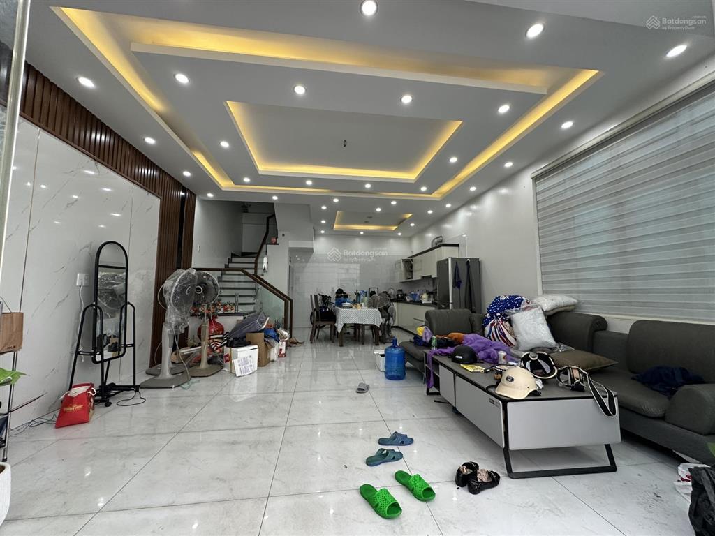 Bán gấp nhà đẹp ngô gia tự oto đỗ cửa mới 4 tầng full nội thất 54m2 giá chỉ 2,x tỉ bé