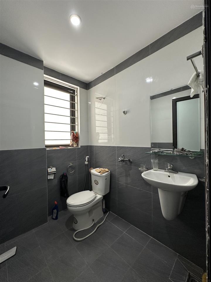 Bán gấp nhà đẹp ngô gia tự oto đỗ cửa mới 4 tầng full nội thất 54m2 giá chỉ 2,x tỉ bé