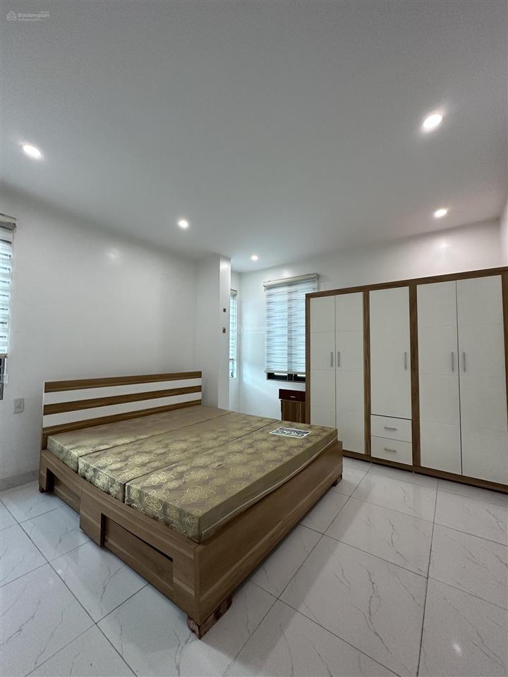 Bán gấp nhà đẹp ngô gia tự oto đỗ cửa mới 4 tầng full nội thất 54m2 giá chỉ 2,x tỉ bé
