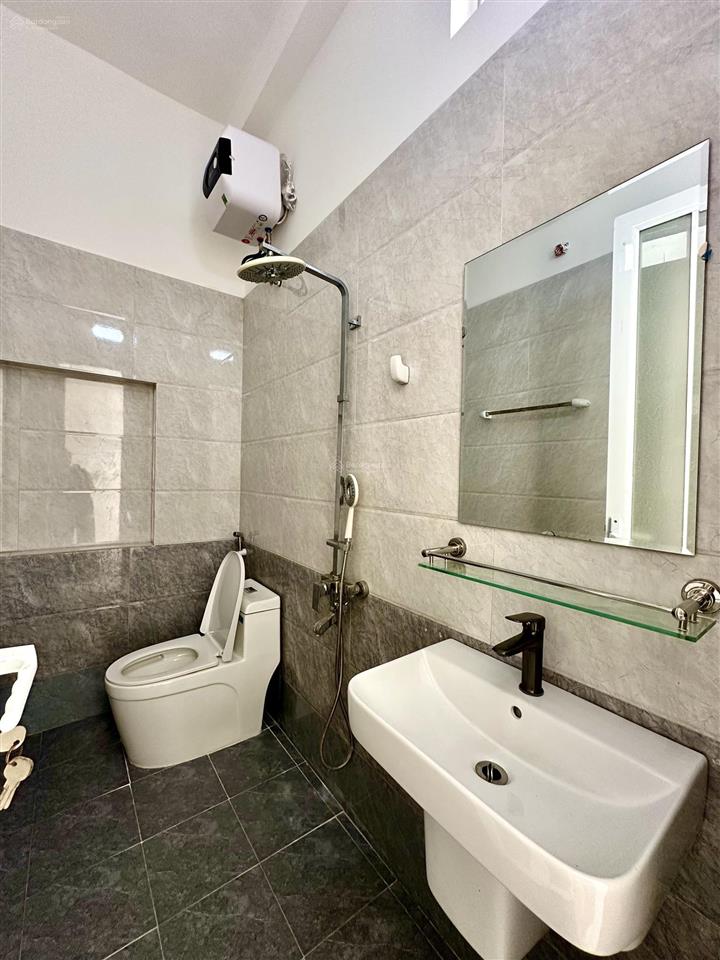 Bán gấp căn nhà tuyến 2 ngô gia tự oto đỗ cửa ngày đêm 46,8m 3 tầng