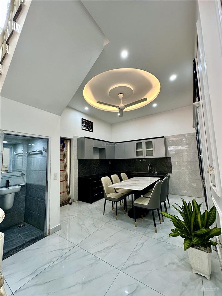 Bán gấp căn nhà tuyến 2 ngô gia tự oto đỗ cửa ngày đêm 46,8m 3 tầng