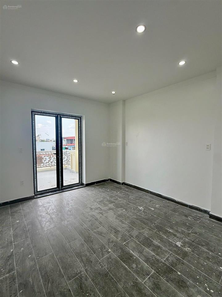 Siêu phẩm thang máy gara otooo 184 phương lưu
ngõ trước nhà 4m kinh doanh buôn bán 66,6m xây mới