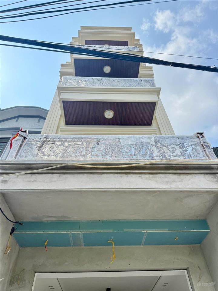Siêu phẩm thang máy gara otooo 184 phương lưu
ngõ trước nhà 4m kinh doanh buôn bán 66,6m xây mới