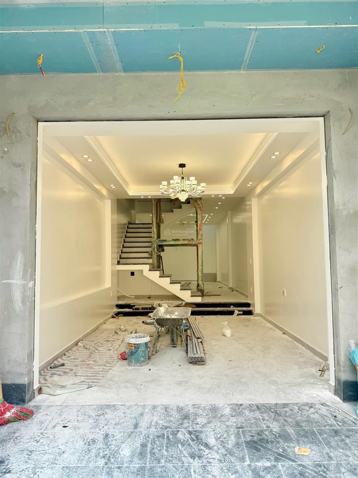 Siêu phẩm thang máy gara otooo 184 phương lưu
ngõ trước nhà 4m kinh doanh buôn bán 66,6m xây mới