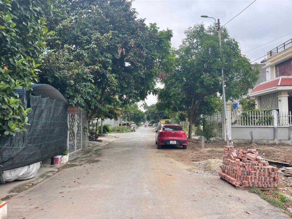 Cần chuyển nhượng gấp lô biệt thự gốc lim vị trí đẹp gần vườn hoa 139m tây nam k lỗi gì
