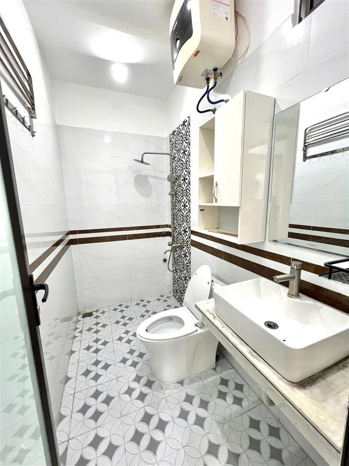 Bán nhà 4 tầng phố phương lưu ô tô đỗ cửa ngày đêm 42m mới đẹp để lại full đồ