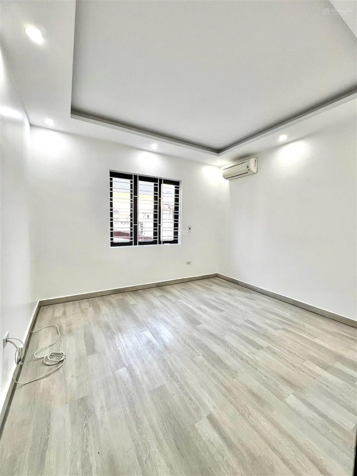 Bán nhà 4 tầng phố phương lưu ô tô đỗ cửa ngày đêm 42m mới đẹp để lại full đồ