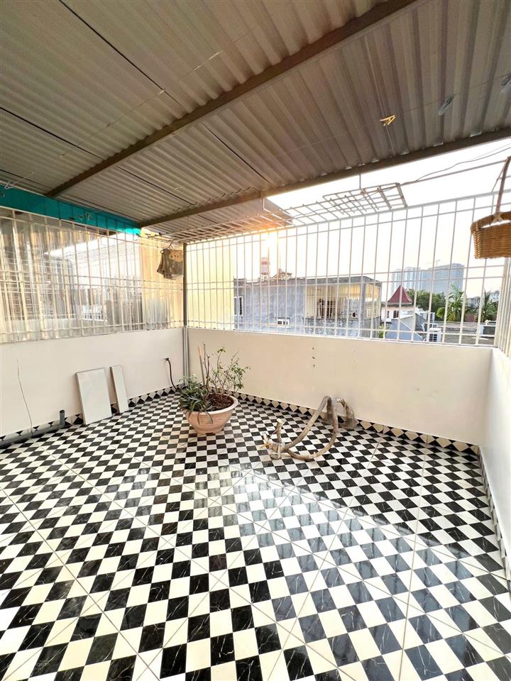 Bán nhà 4 tầng phố phương lưu ô tô đỗ cửa ngày đêm 42m mới đẹp để lại full đồ