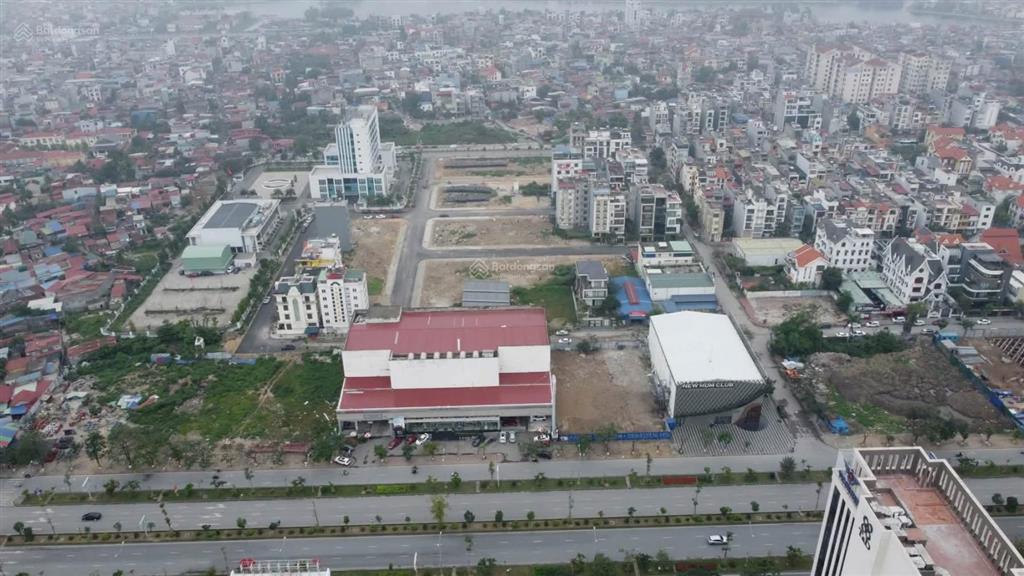 Chính chủ cần bán gấp lô góc bánh chưng 3 mặt tiền lô 26 lê hồng phong ngay gần honda quế khoa, mdm