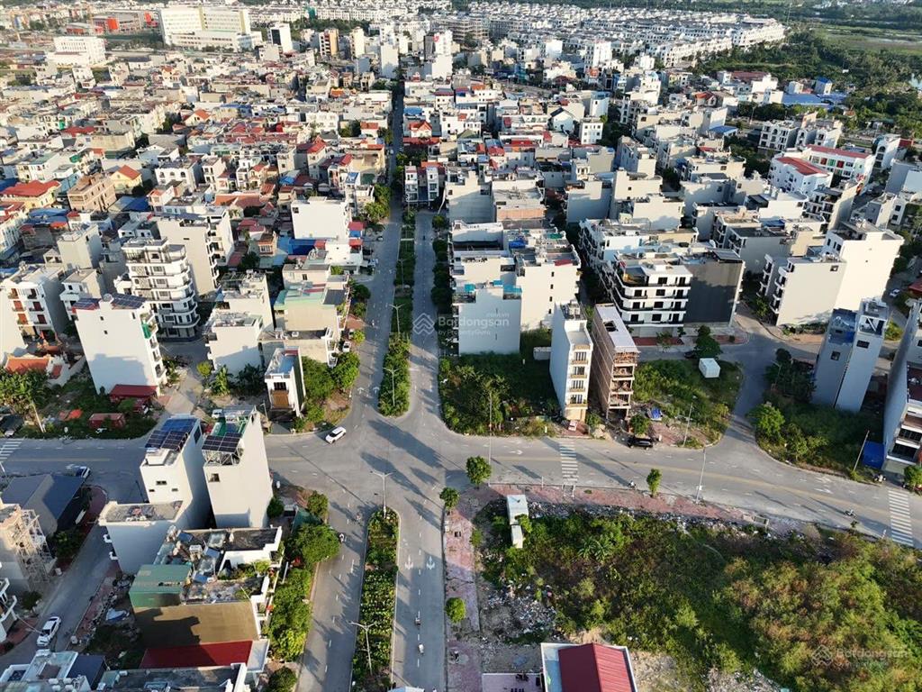 Vừa lên sóng lô góc 2 mặt tiền tđc a51 hồ sen  lê chân  hải phòng 68m2 vỉa hè 6m