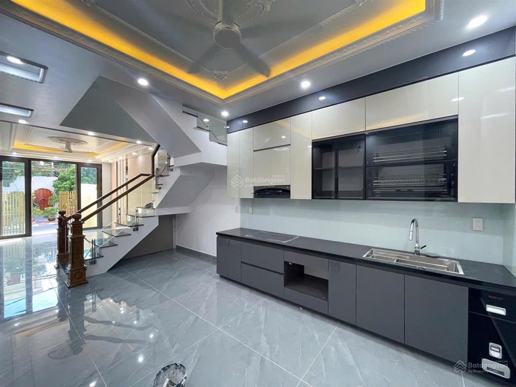 Giá cần gấp bán nhà 4 tầng xây mới tuyến 2 ngô gia tự 68m hướng nam