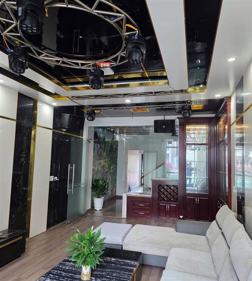 Nhà 4 tầng mặt phố hoàng ngọc phách, quán nam, 104,6m2 nhà full đồ đẹp xịn hướng tây bắc