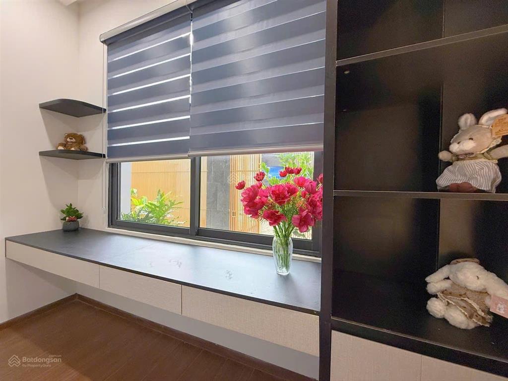 Siêu phẩm trong tầm giá, gần biển 1 trệt 2 lầu 3 pn 1 phòng thờ, nhà rất mới, để lại full nội thất