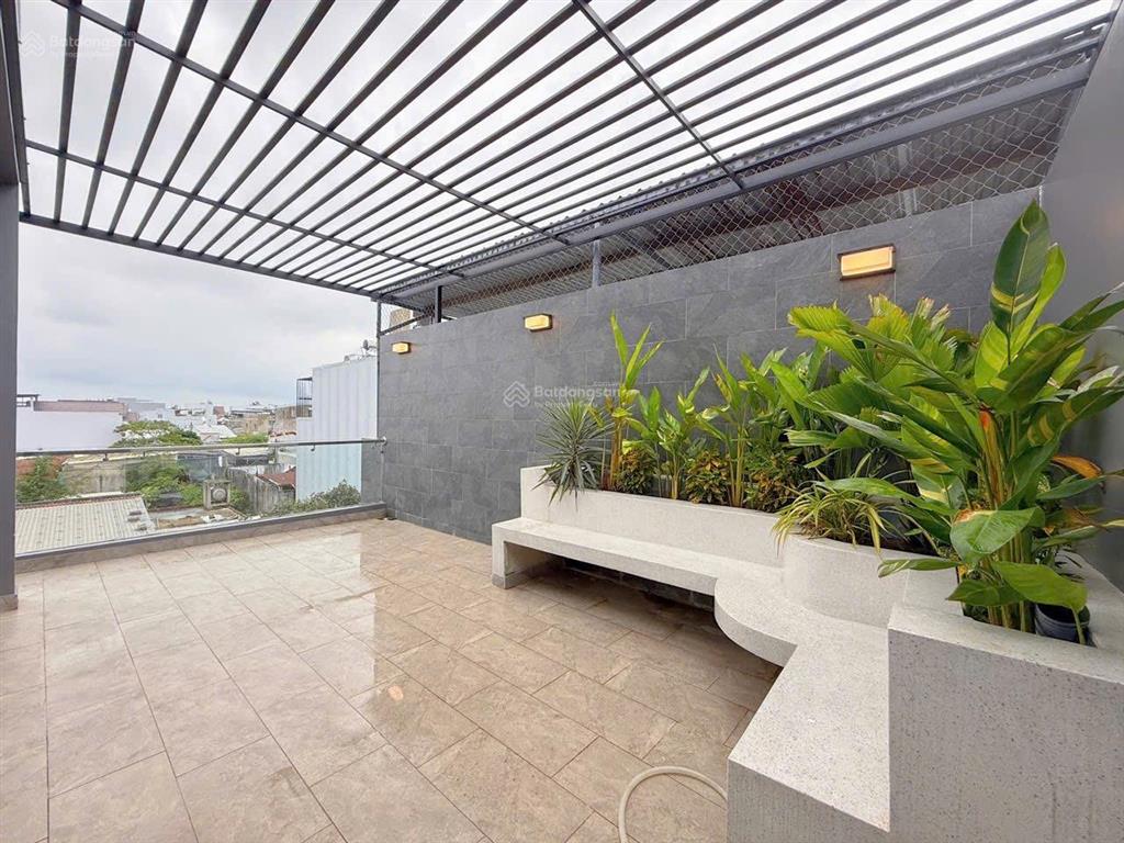 Siêu phẩm trong tầm giá, gần biển 1 trệt 2 lầu 3 pn 1 phòng thờ, nhà rất mới, để lại full nội thất