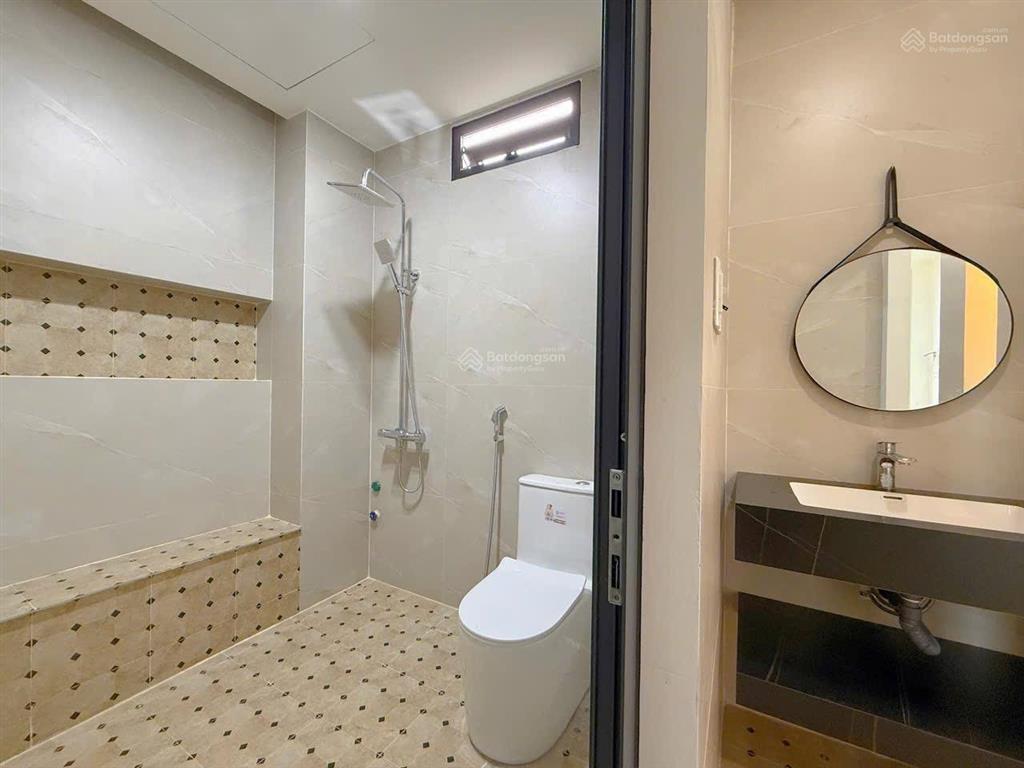 Siêu phẩm trong tầm giá, gần biển 1 trệt 2 lầu 3 pn 1 phòng thờ, nhà rất mới, để lại full nội thất