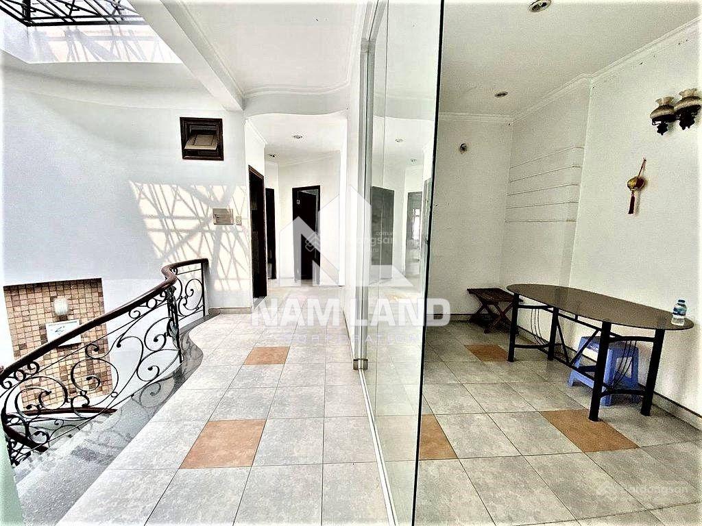 Chị bình cho thuê nhà khu 280 lương định của gara 3 lầu 5 phòng lớn làm văn phòng cty ở gia đình