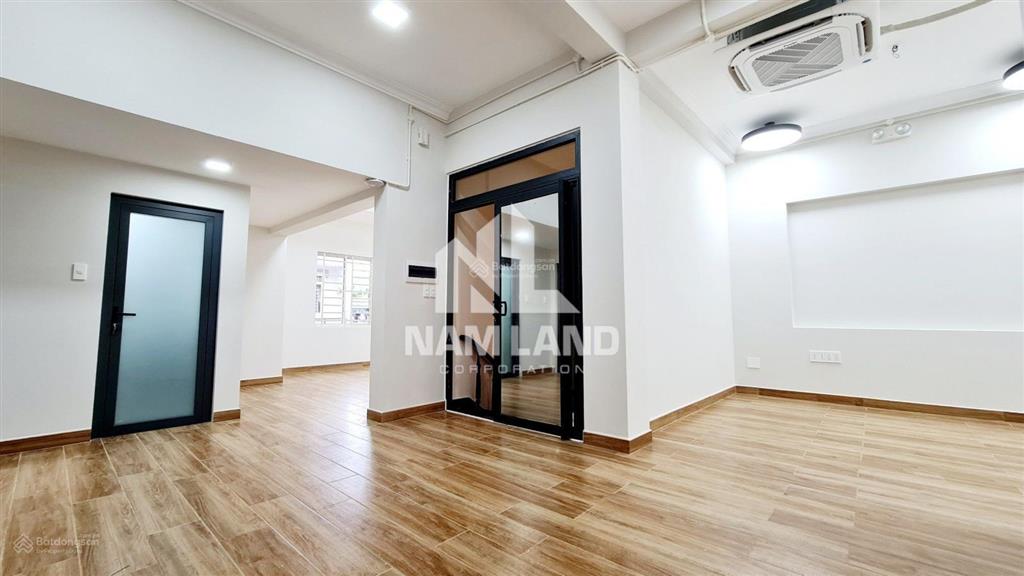 Cho thuê nhà ngang 10m sân vườn gara 2 lầu 4 phòng ngay trung tâm thảo điền để ở, văn phòng online