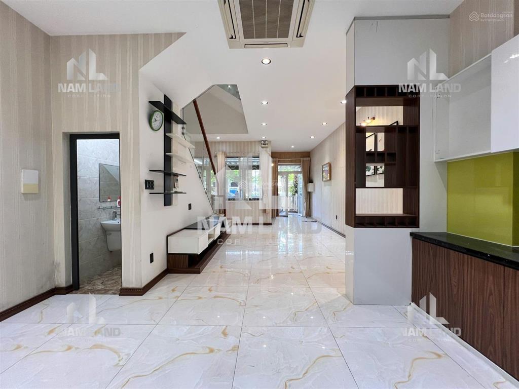 Cho thuê nhà đẹp 3 tầng view công viên ngay đường liên phường khu an ninh yên tĩnh để ở gia đình vp