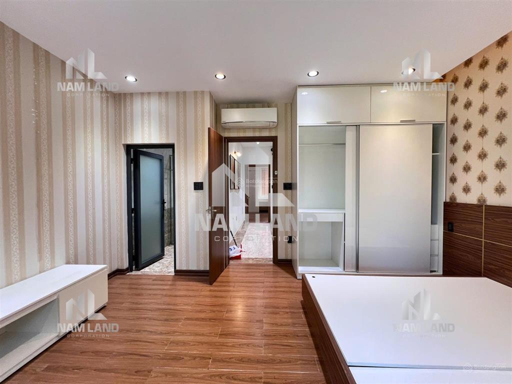 Cho thuê nhà đẹp 3 tầng view công viên ngay đường liên phường khu an ninh yên tĩnh để ở gia đình vp