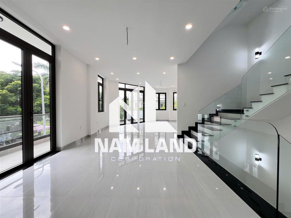 Cho thuê nhà mới 100% căn góc 2 mặt tiền 4 tầng làm văn phòng, ở gia đình gần đường liên phường