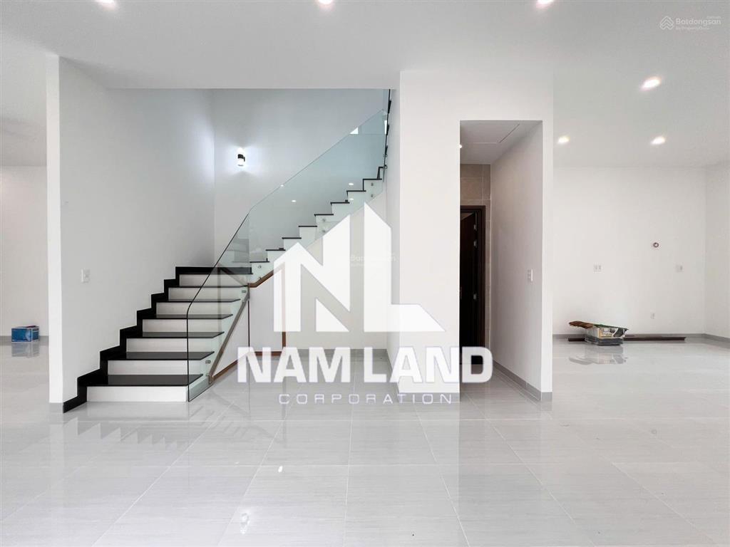 Cho thuê nhà mới 100% căn góc 2 mặt tiền 4 tầng làm văn phòng, ở gia đình gần đường liên phường