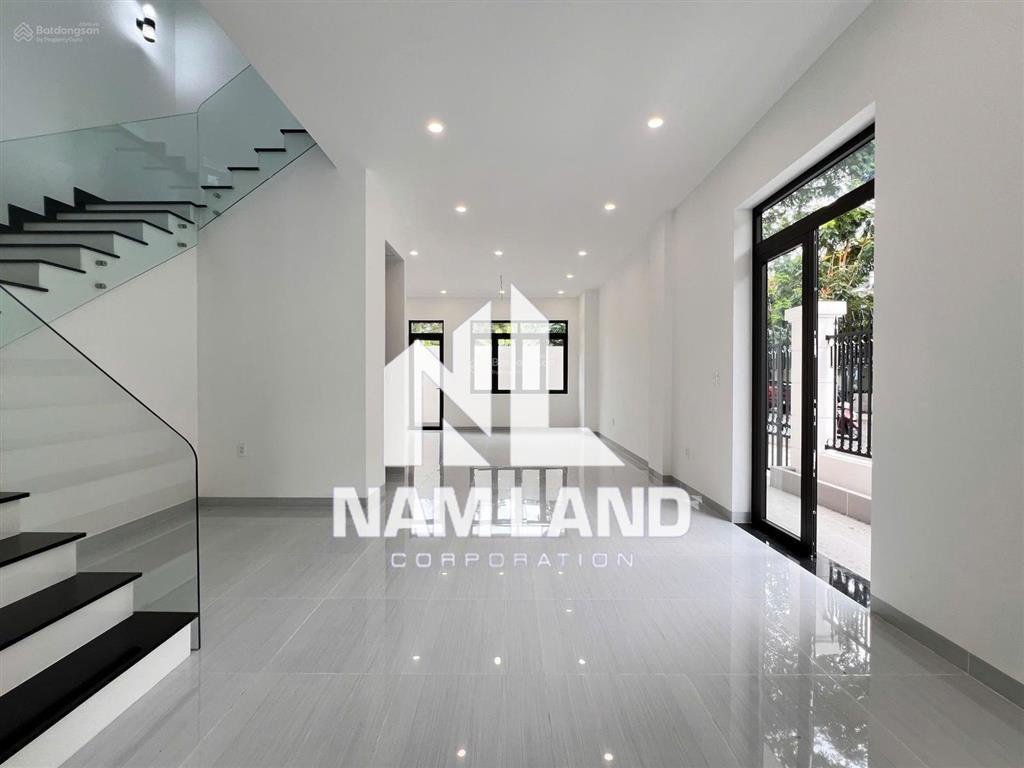 Cho thuê nhà mới 100% căn góc 2 mặt tiền 4 tầng làm văn phòng, ở gia đình gần đường liên phường