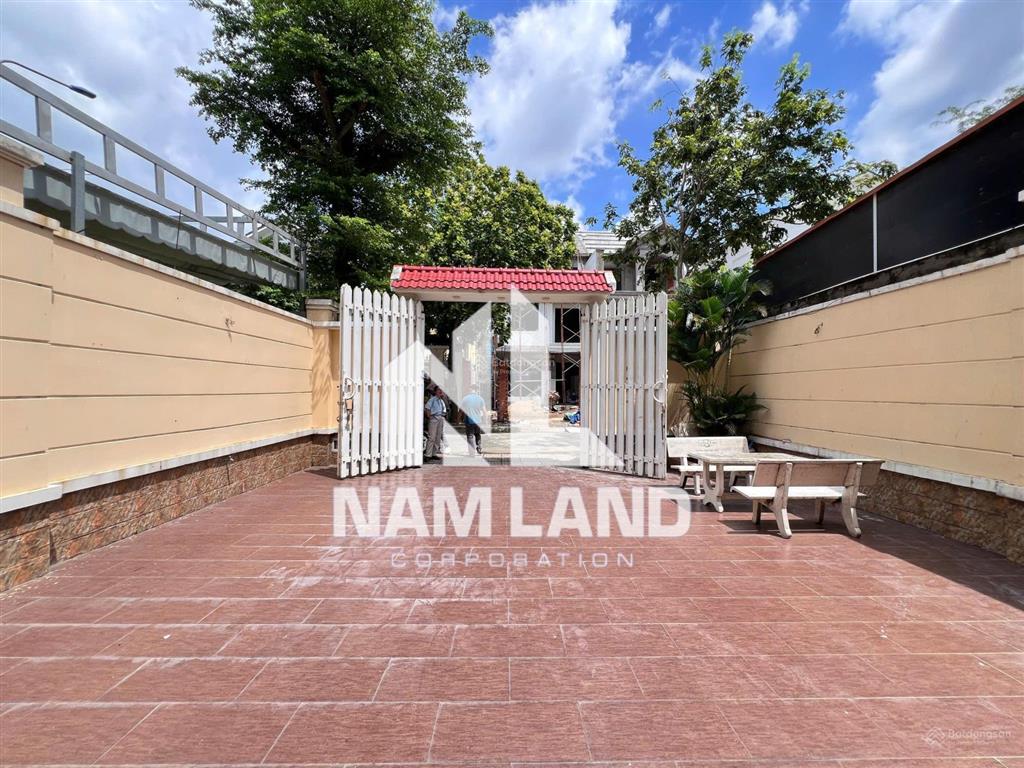 Cho thuê nhà khu dân cư gia hòa 8x28m sân rộng 4 tầng 4 phòng lớn phù hợp để ở gia đình, văn phòng