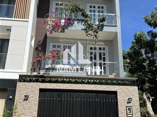 Cho thuê nhà 6 phòng ngủ có nội thất đẹp vừa ởvăn phòng công ty ngay tại nguyễn tuyển quận 2
