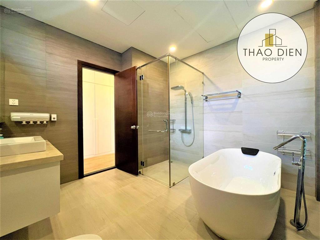 Biệt thự hầm 2 lầu 5 phòng đẹp hiện đại 500m2 gần đảo kim cương, sông sài gòn giá cực rẻ chỉ 65 củ