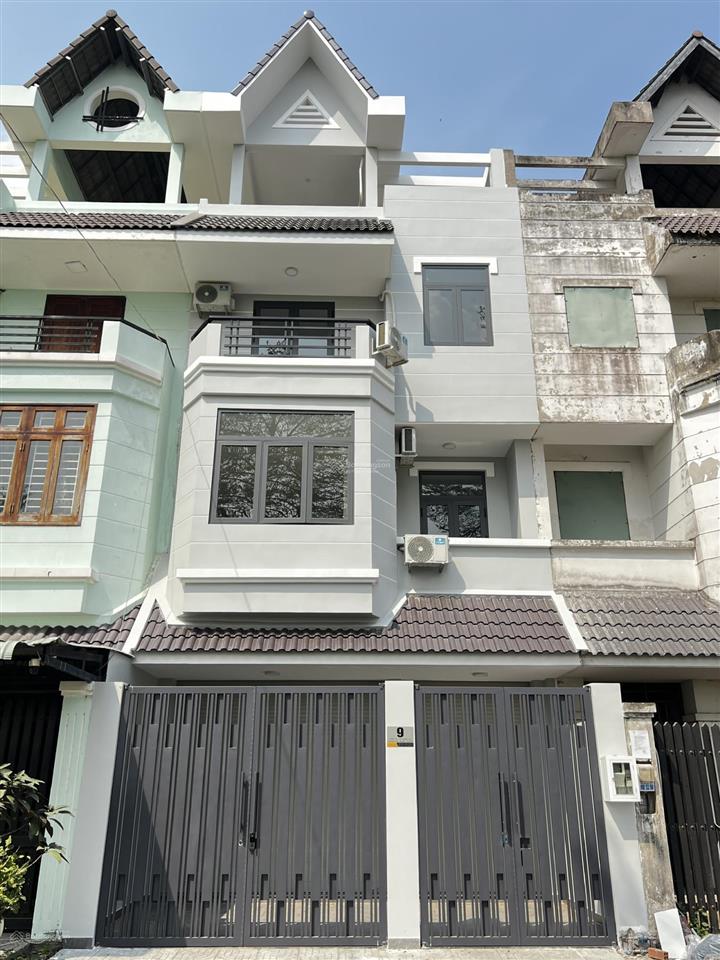 Cho thuê nhà kdc khang anphú hữuquận 9 trệt 3 lầu 4 phòng trống làm văn phòngở gia đình