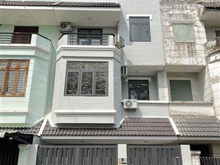Cho thuê nhà kdc khang anphú hữuquận 9 trệt 3 lầu 4 phòng trống làm văn phòngở gia đình