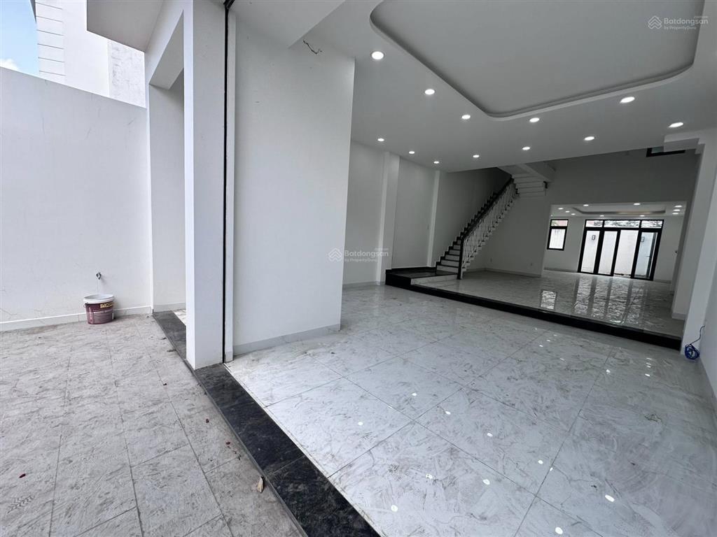 Cho thuê nhà kdc khang anphú hữuquận 9 trệt 3 lầu 4 phòng trống làm văn phòngở gia đình