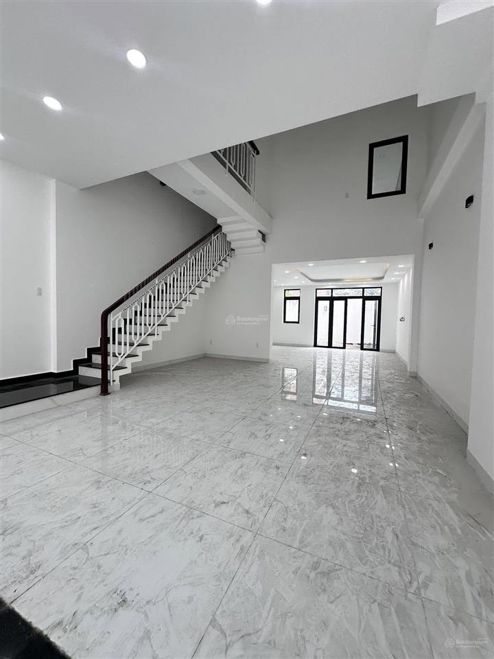 Cho thuê nhà kdc khang anphú hữuquận 9 trệt 3 lầu 4 phòng trống làm văn phòngở gia đình