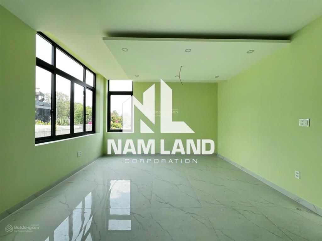 Cho thuê nhà ngang 10m mới xây sân vườn, gara 3 tầng 4 phòng thoáng ngay gần đường liên phường