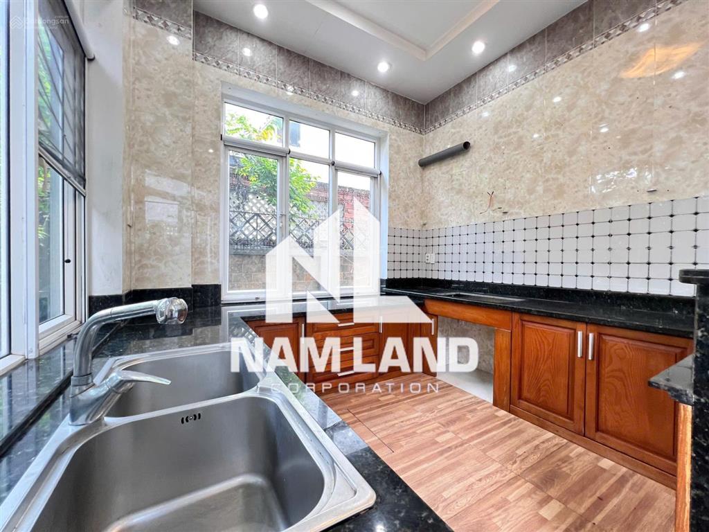 Cho thuê nhà ngang 12m sân vườn 4 tầng 6 phòng để ở, văn phòng công ty tại phú hữu quận 9 chỉ 30tr
