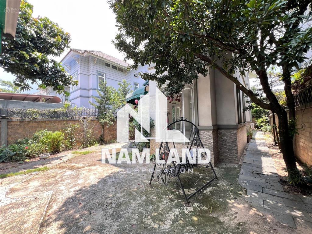 Cho thuê nhà ngang 12m sân vườn 4 tầng 6 phòng để ở, văn phòng công ty tại phú hữu quận 9 chỉ 30tr