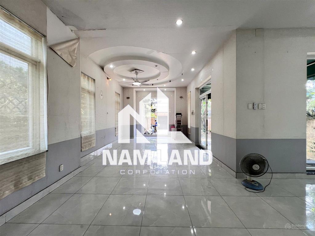 Cho thuê nhà ngang 12m sân vườn 4 tầng 6 phòng để ở, văn phòng công ty tại phú hữu quận 9 chỉ 30tr
