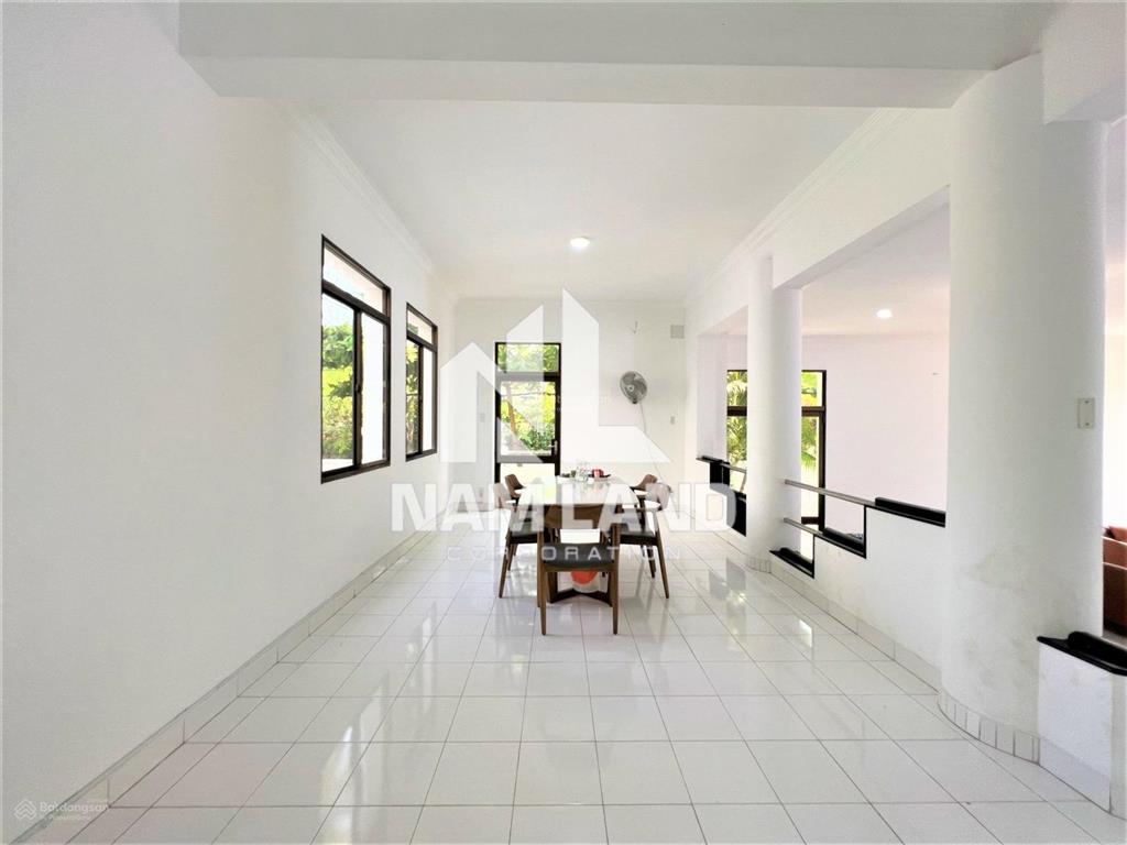 Cho thuê biệt thự góc 2 mặt tiền sân vườn xanh mướt 2 tầng 5 phòng đầy đủ nội thất tại thảo điền