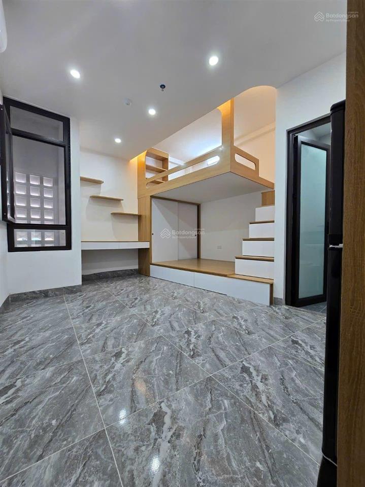 Chính chủ bán nhà ccmn đường hoàng đạo thành quận thanh xuân hà nội. dòng tiền 1.5 tỉ/ năm