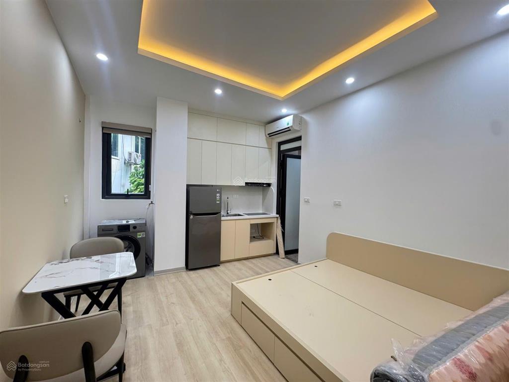 Chính chủ bán nhà đường nguyễn thị định quận cầu giấy hà nội. nhà mới. thang máy ô tô vào nhà