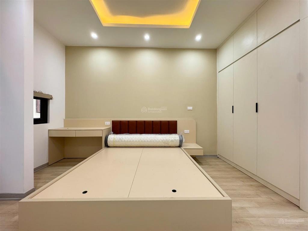 Chính chủ bán nhà đường nguyễn thị định quận cầu giấy hà nội. nhà mới. thang máy ô tô vào nhà