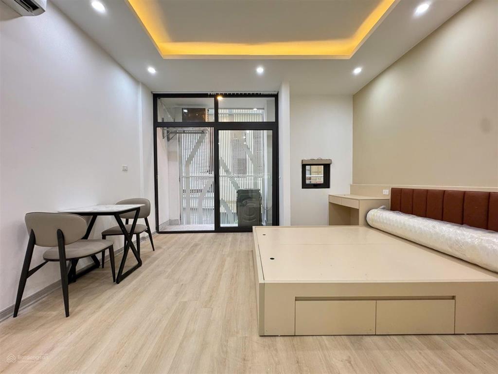 Chính chủ bán nhà đường nguyễn thị định quận cầu giấy hà nội. nhà mới. thang máy ô tô vào nhà