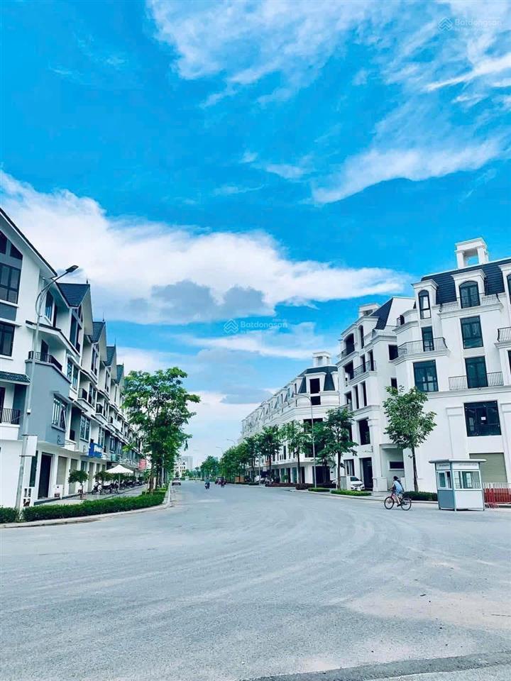 Bán liền kề hinode royal park 15 tỷ vị trí vườn hoa  0989 862 ***