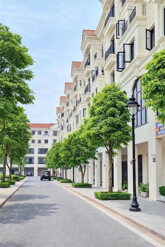 Bán liền kề hinode royal park 15 tỷ vị trí vườn hoa  0989 862 ***