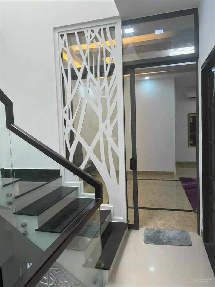 Bán nhà mặt tiền 2/4 vĩnh phước nha trang 5 tầng thang máy 148,8m2 odt gần biển giá 16,9 tỷ