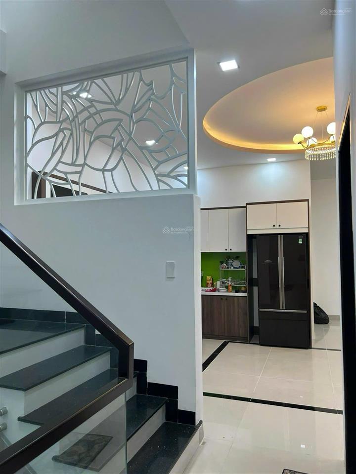 Bán nhà mặt tiền 2/4 vĩnh phước nha trang 5 tầng thang máy 148,8m2 odt gần biển giá 16,9 tỷ