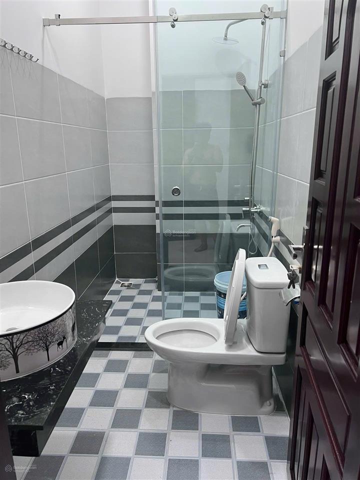 Bán nhà mặt tiền 2/4 vĩnh phước nha trang 5 tầng thang máy 148,8m2 odt gần biển giá 16,9 tỷ